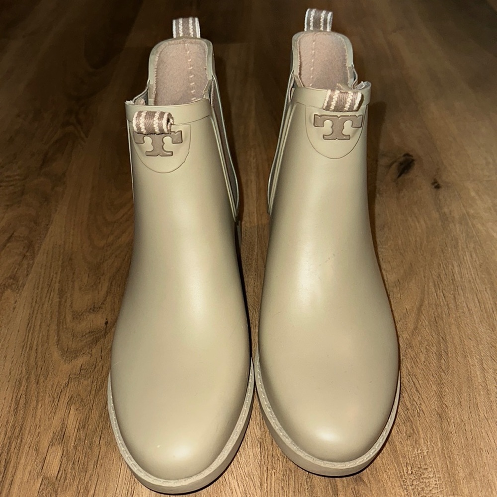 Tory Burch Chelsea Rainboots